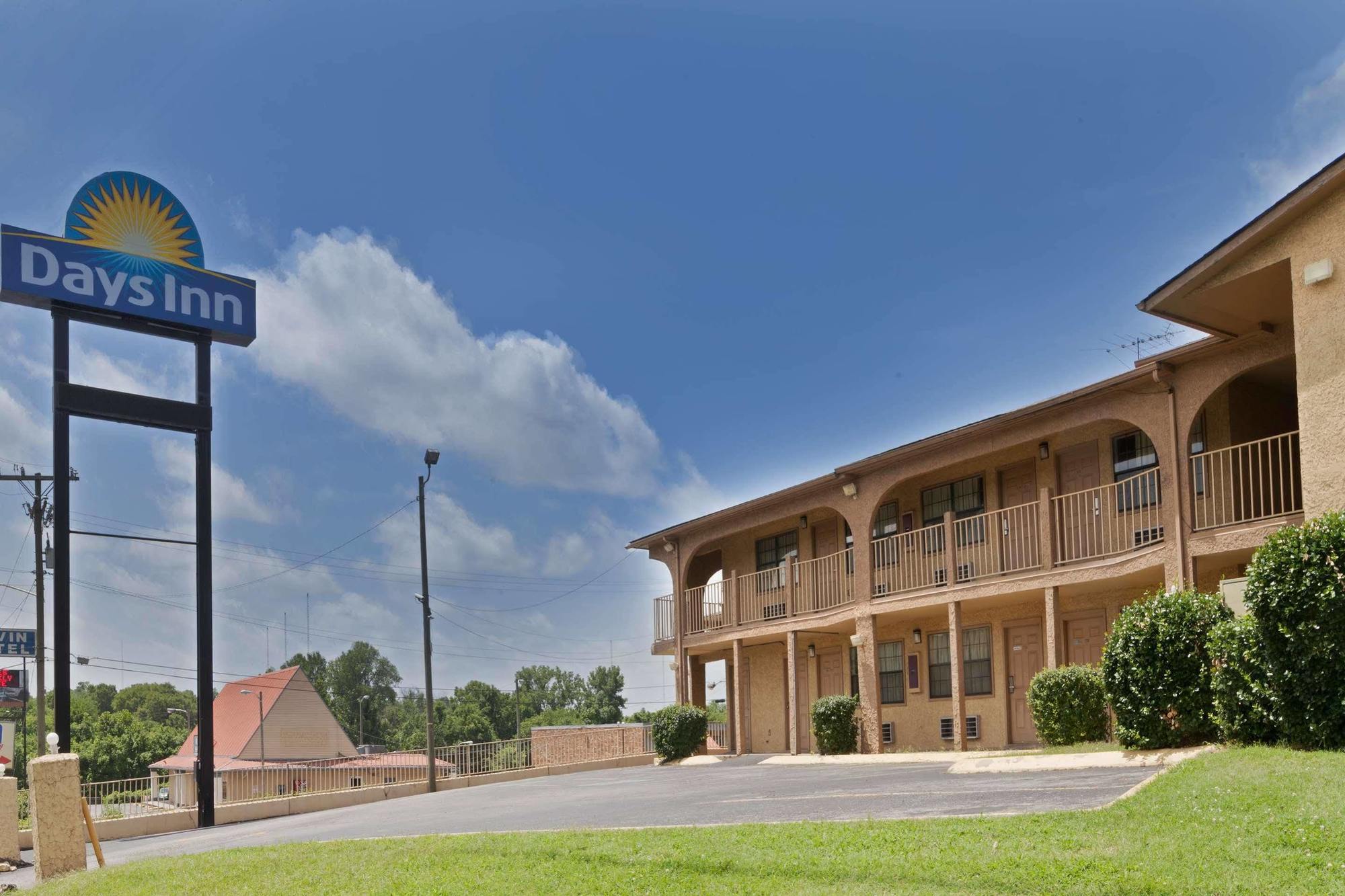 Days Inn By Wyndham Downtown-Nashville West Trinity Lane Exterior foto